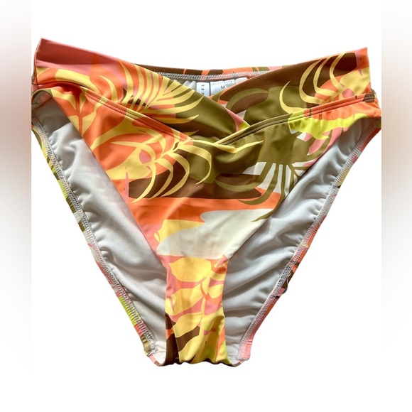 Sanctuary v-wire bandeau bikini top with V waist bikini bottom Size Medium NWT - Picture 5 of 10